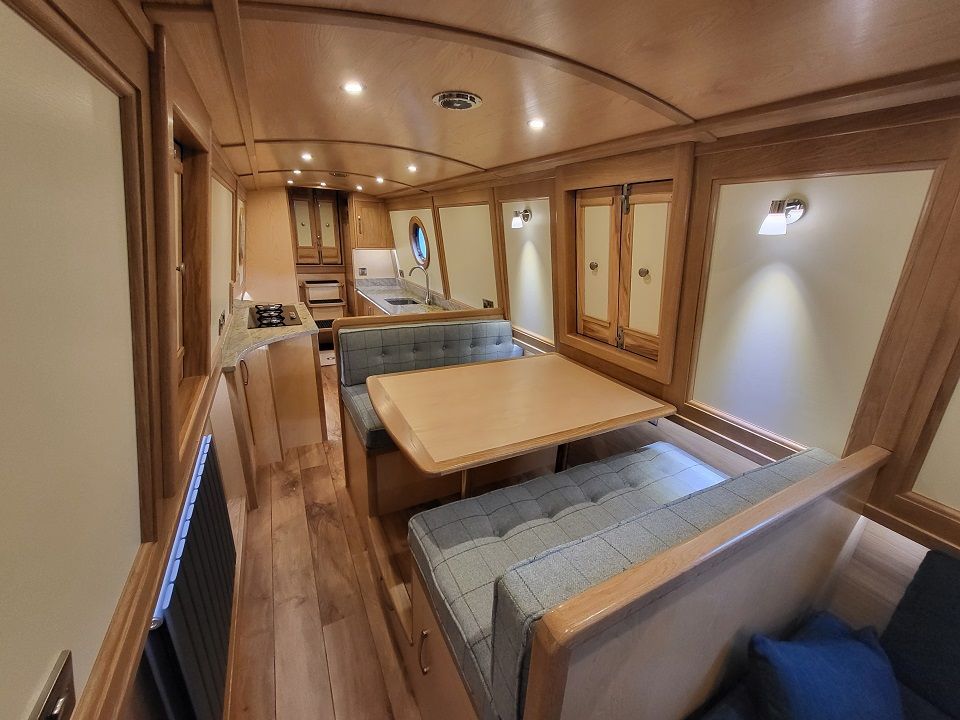 Fearnbeg raised dinette