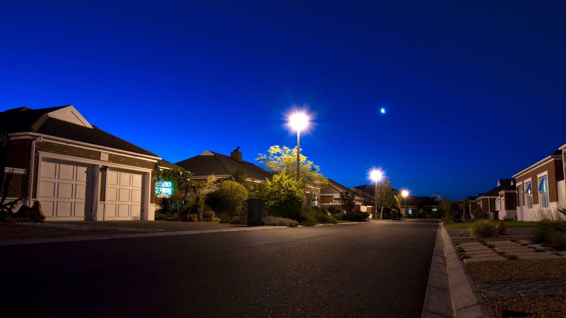 Light Pole — Roseville, MI — Jack’s Floodlight Service Inc.