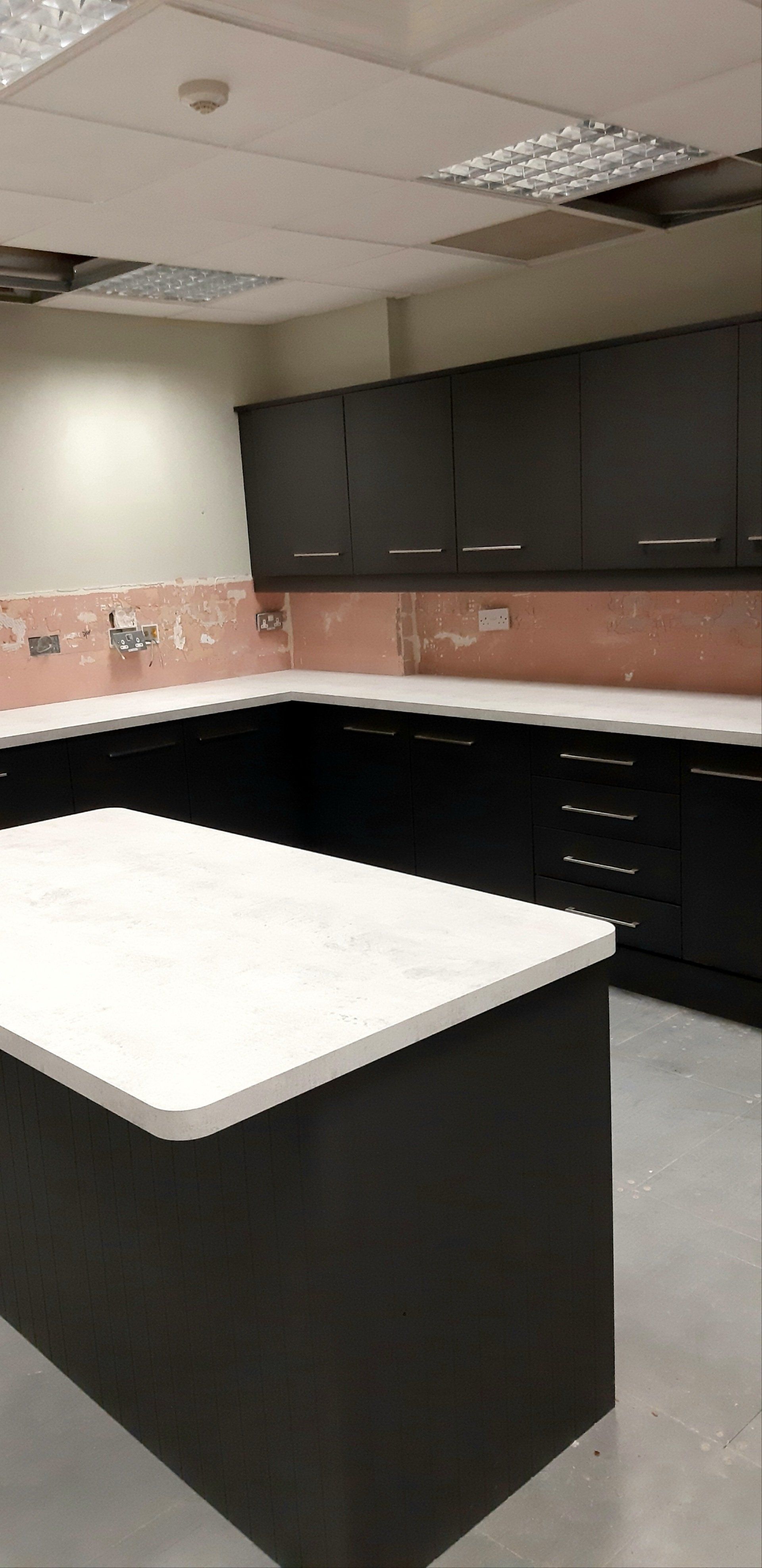 white worktop kitchen