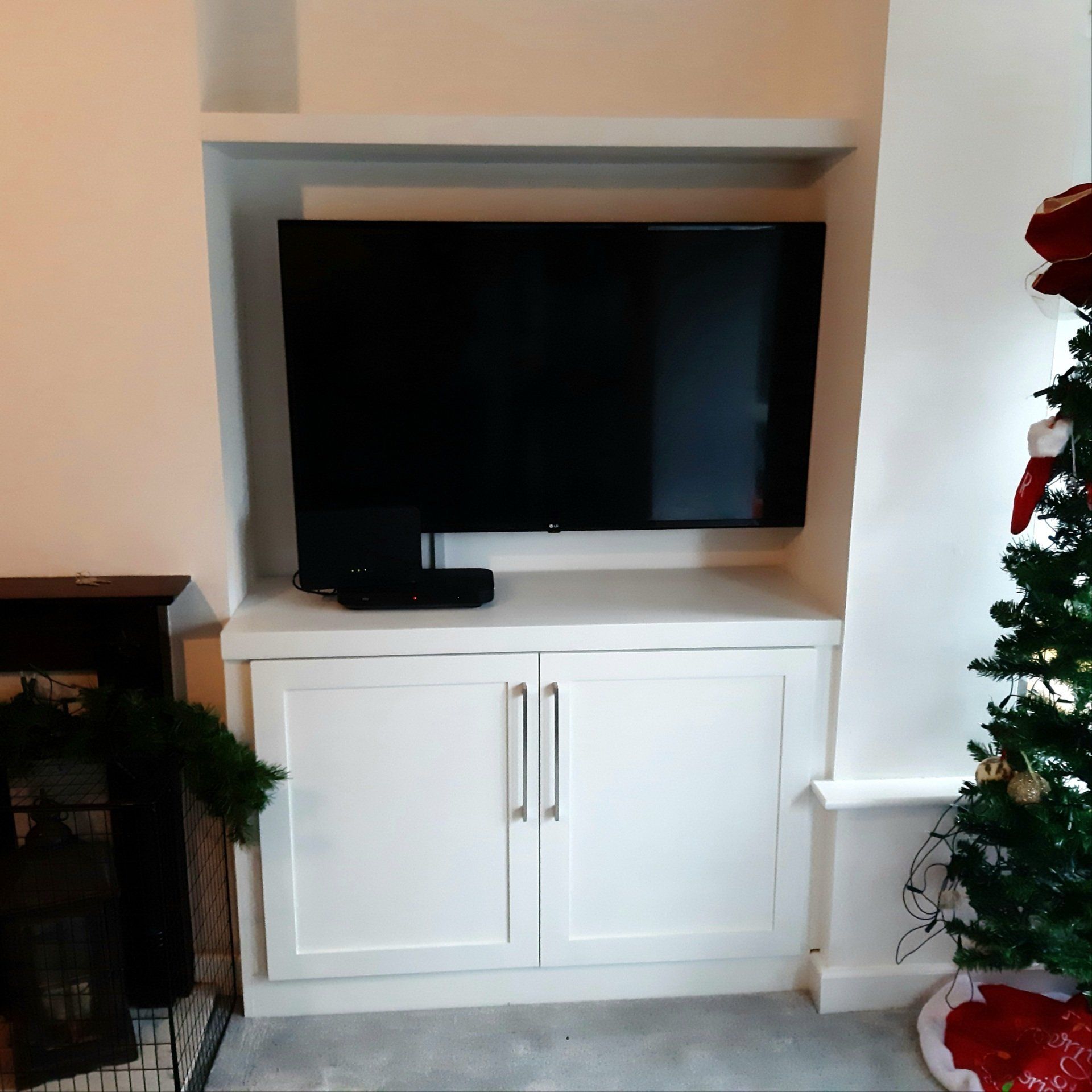 alcove TV unit