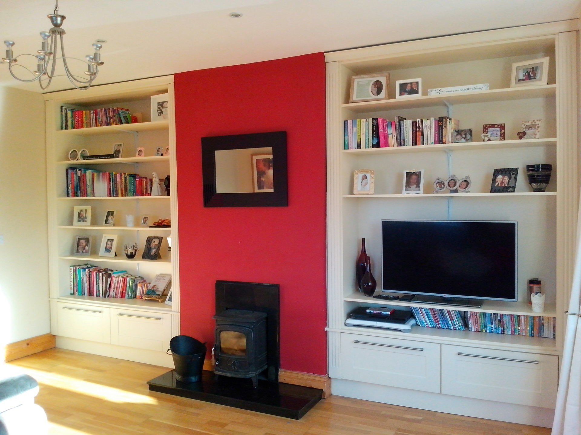 double alcove unit with TV