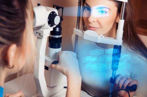 analisi della retina con l’oftalmoscopio