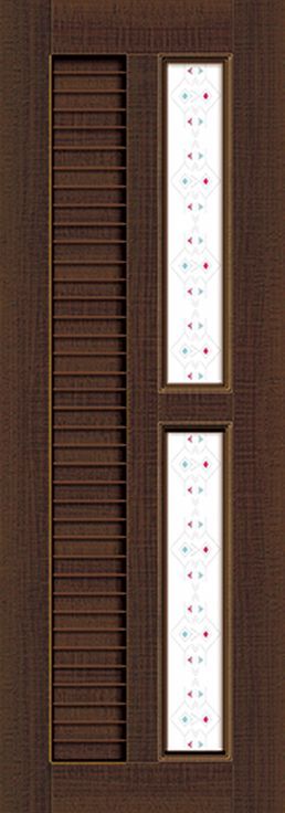 帶玻璃面板的木門的特寫