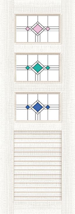 一扇白色的門，上面有一個彩色玻璃窗