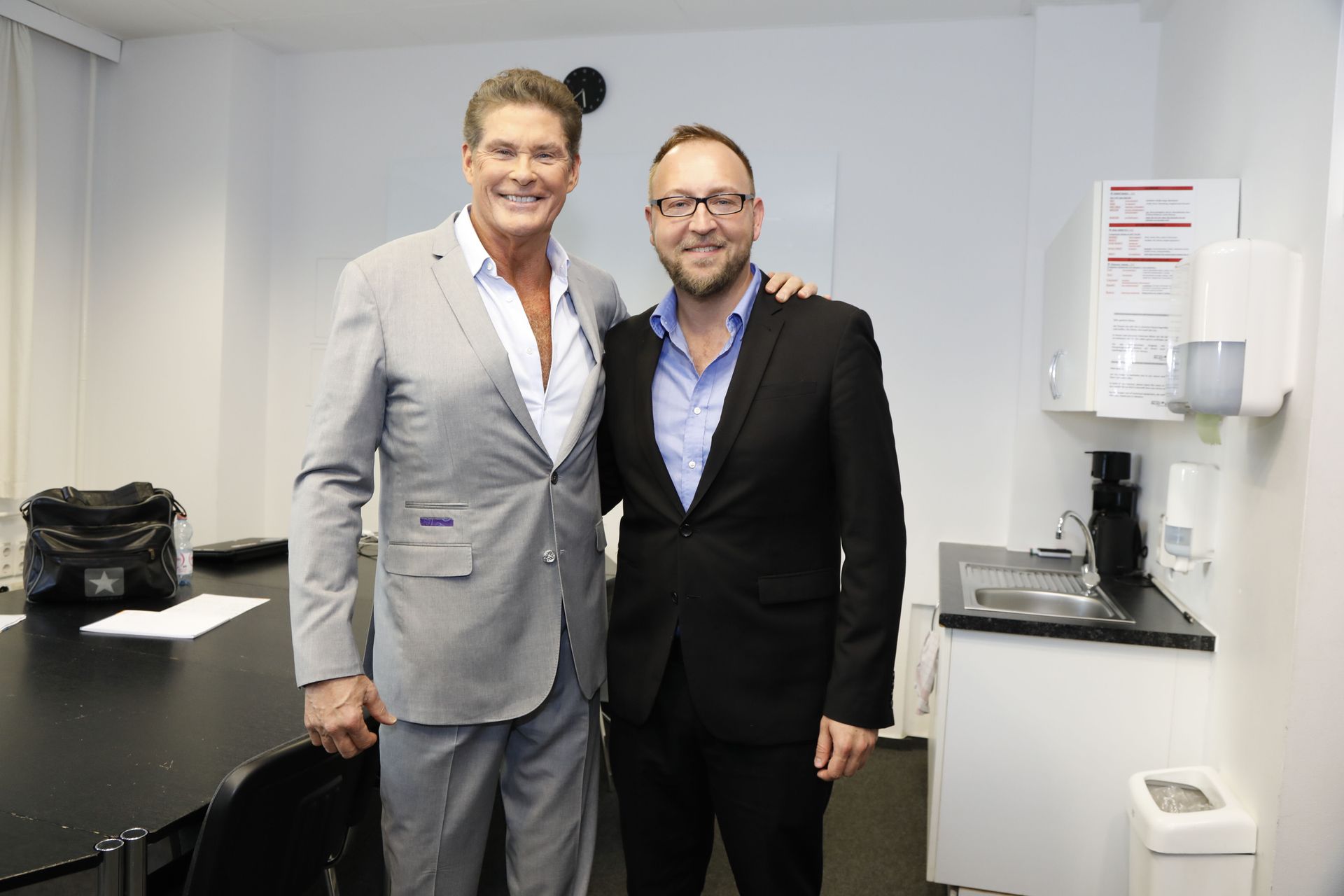 Das Bild zeigt David Hasselhoff und André Puchta.