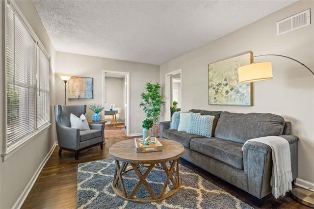 home staging, staging services, metro kansas city, leawood, roeland park, under pressure property services