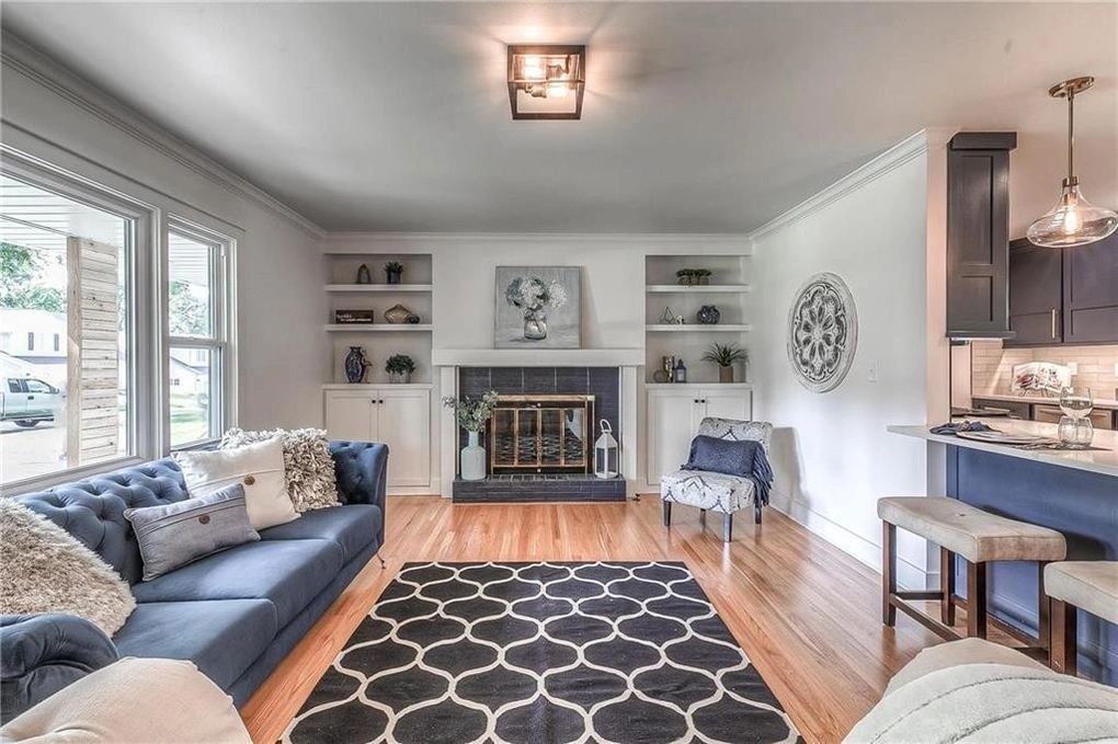 Declutter home staged for home-buyers