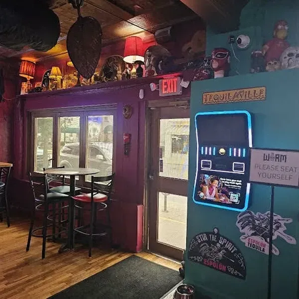 Bar and restaurant remodeling