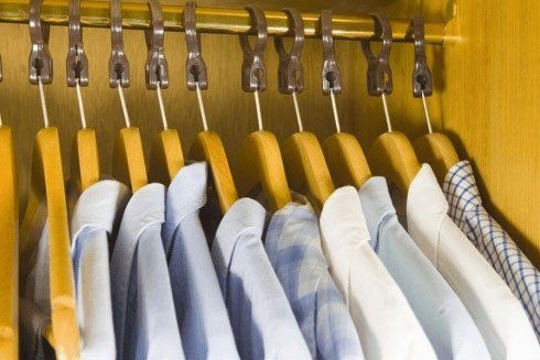 camicie in vari colori e fantasie