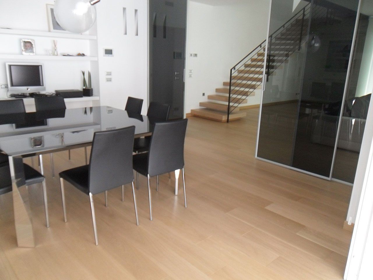 parquet in legno chiaro e scuro