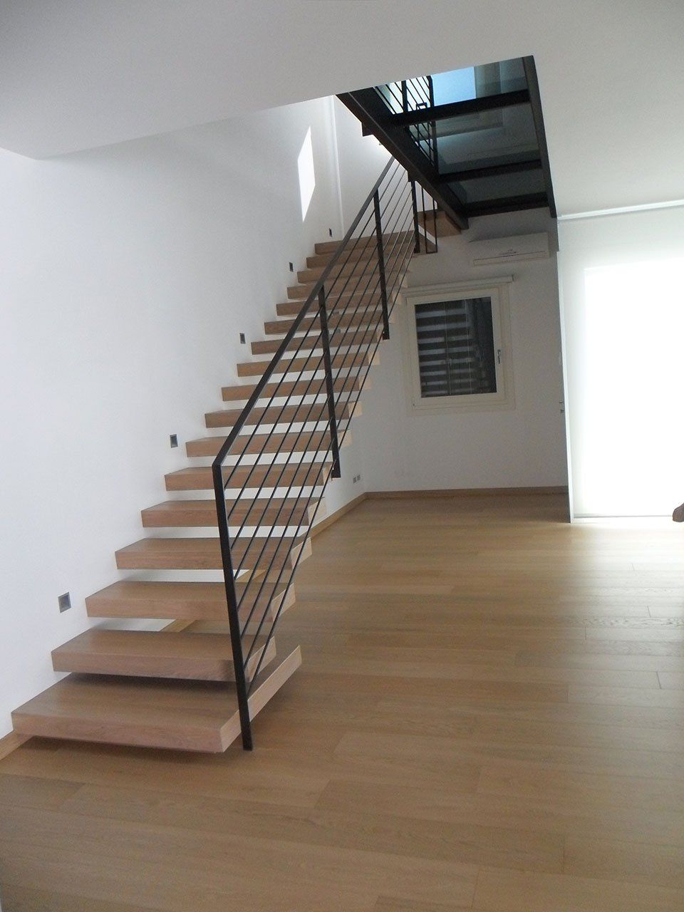 pavimento e scala in legno