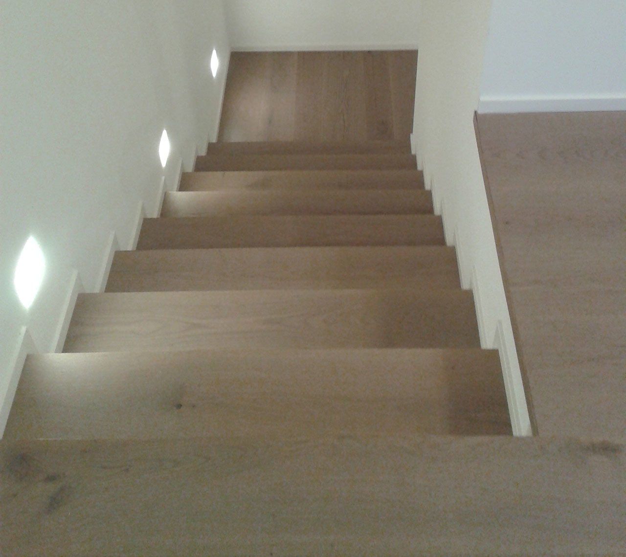 scala in legno vista dall'alto