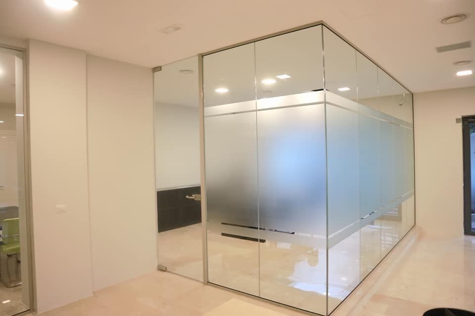 Pareti in cristallo divisorie