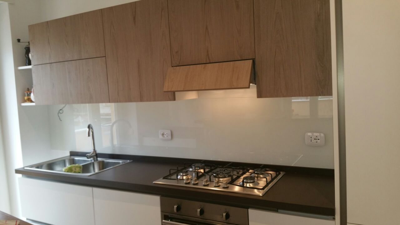 rivestimento in vetro cucina
