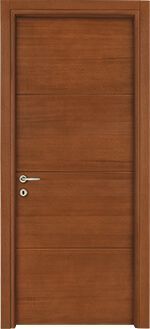 Porta in legno con venature marcate