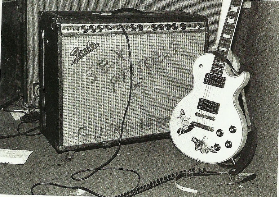 Johnny Thunders' amp and Syl Sylvain's guitar?