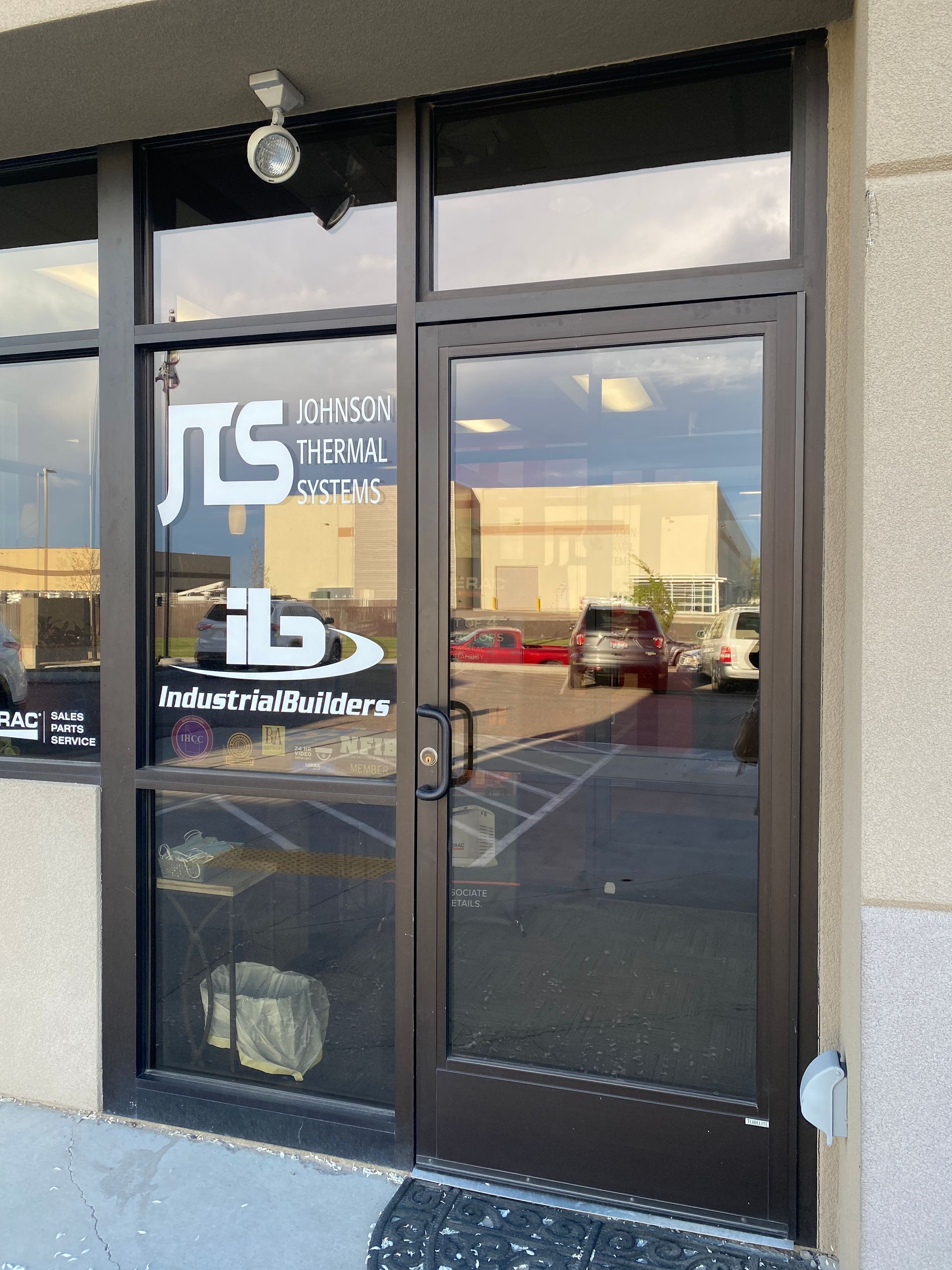 A store front with a sign that says ts on it