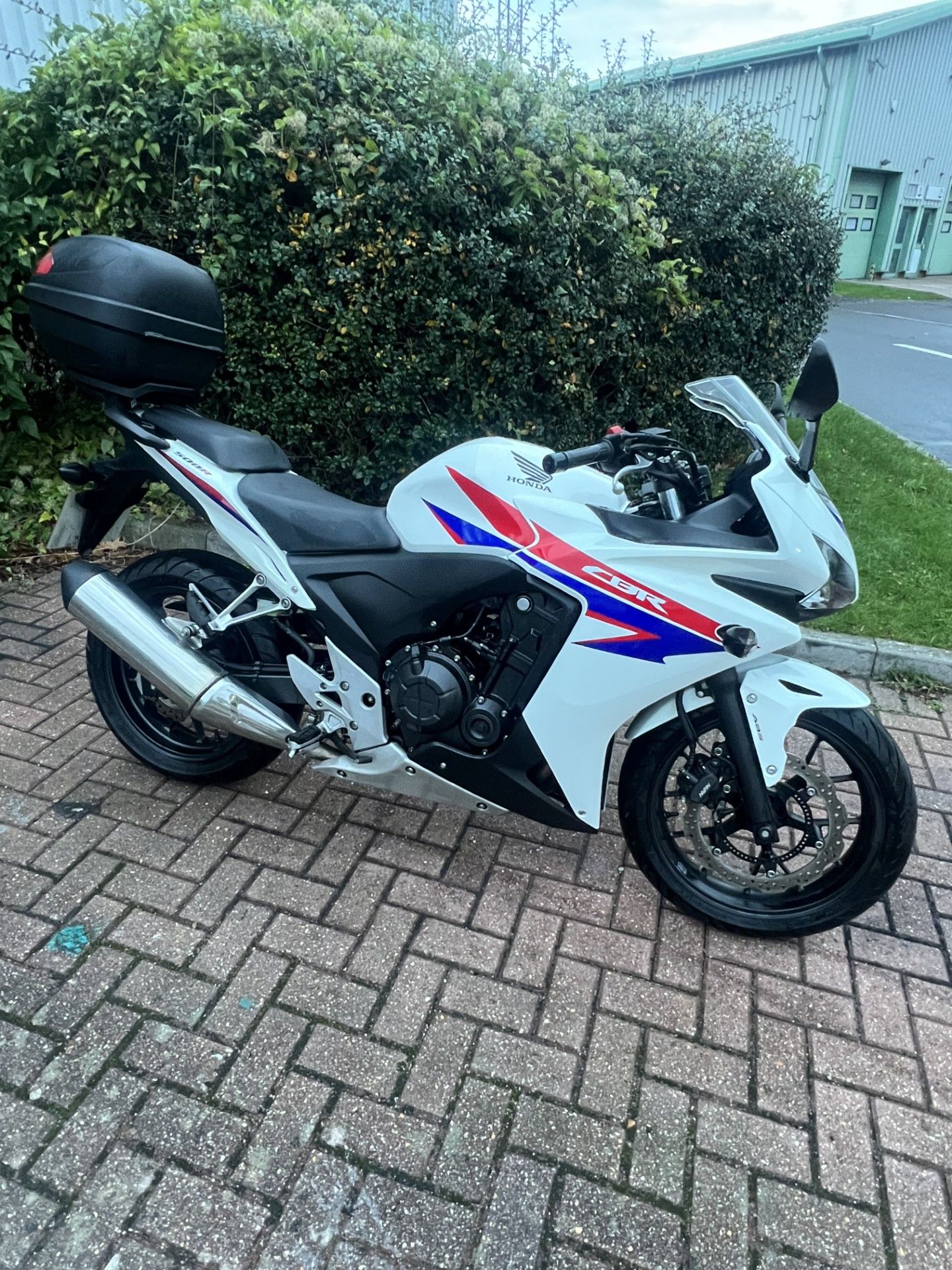 White Honda CBR500R