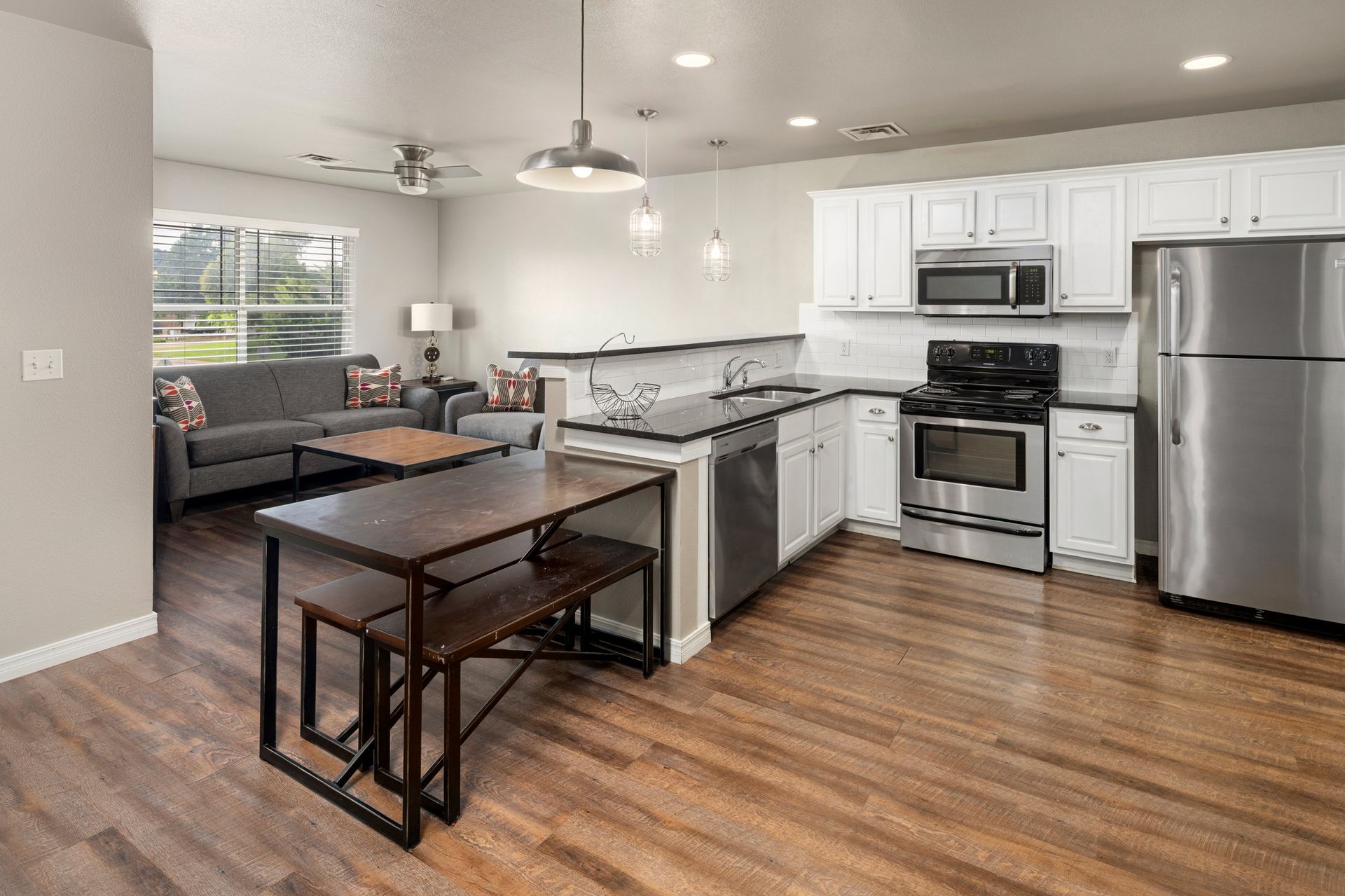 Dillon Park kitchen photo