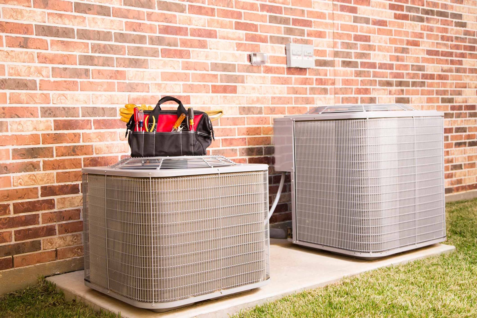 Work Tools On Air Conditioners - Freeport, TX - A1 Comfort Systems