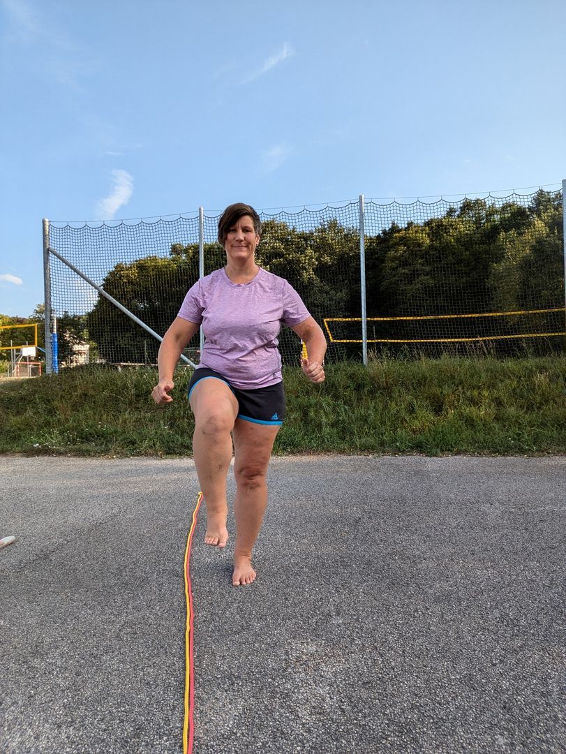Puma Training Martina Pühringer springt über ein Seil