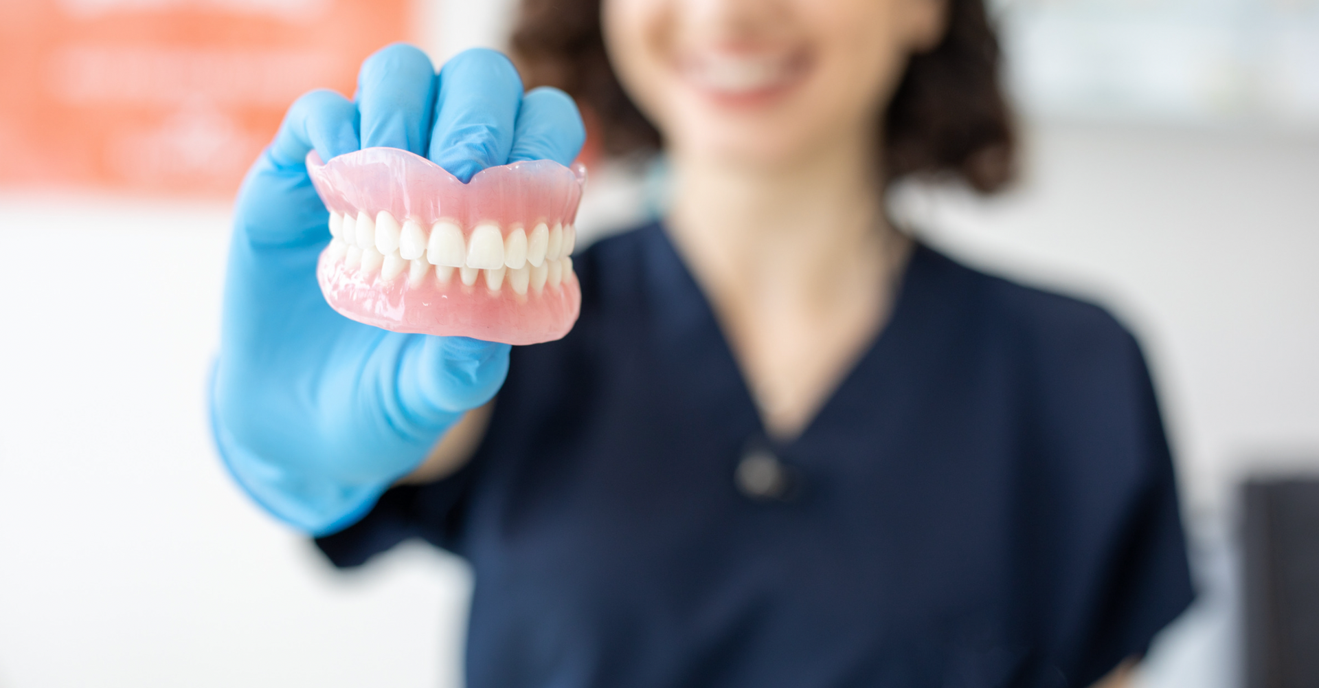 Complete & Partial Dentures: Which Option Fits Your Needs?