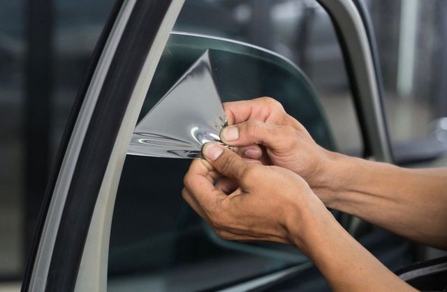 The Benefits of Hiring a Professional Auto Window Tinting Company