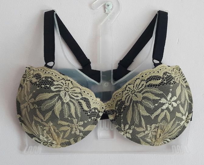 Moulded Cup Bra with push up ridge