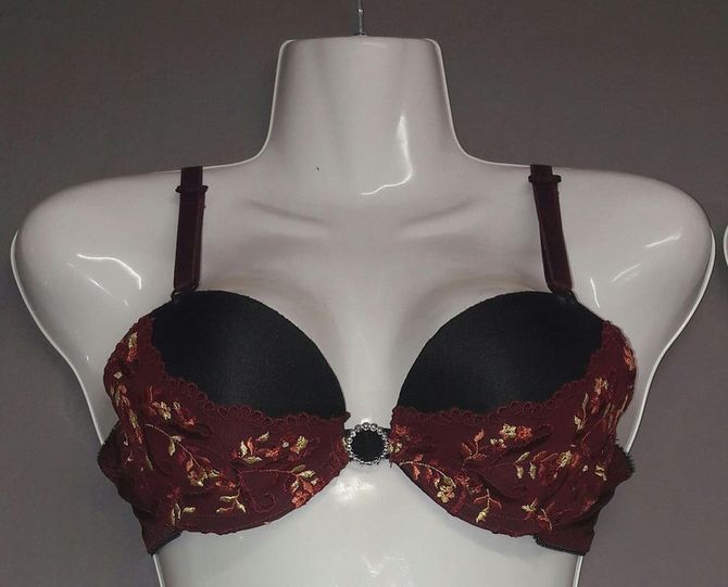 Moulded Cup Bra with push up ridge