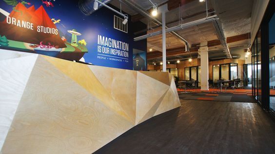 A lobby with a sign that says magneten on it