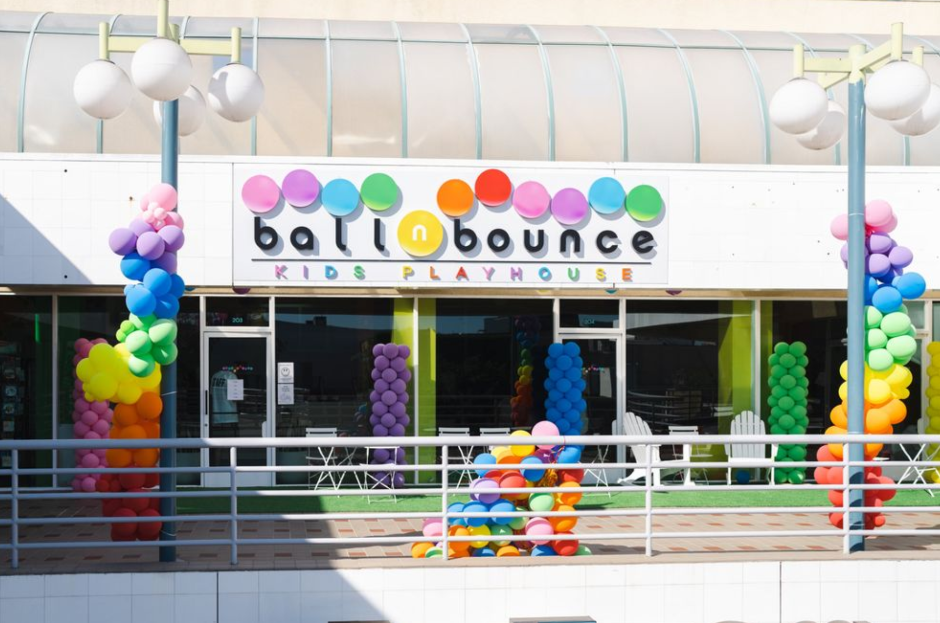 Ball N Bounce Beverly Hills Grove. Kids Play house balloon delivery store front rainbow balloon columns