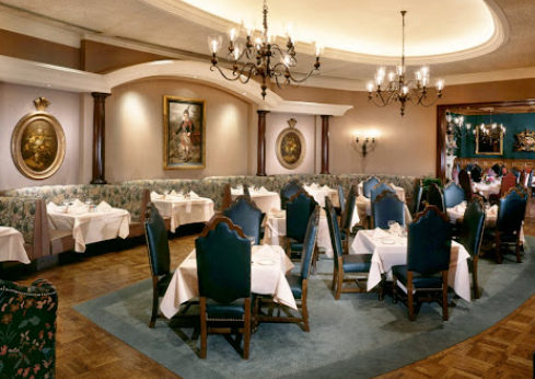 Luxury balloon bouquet delivery for a birthday dinner at Lawry's Beverly Hills