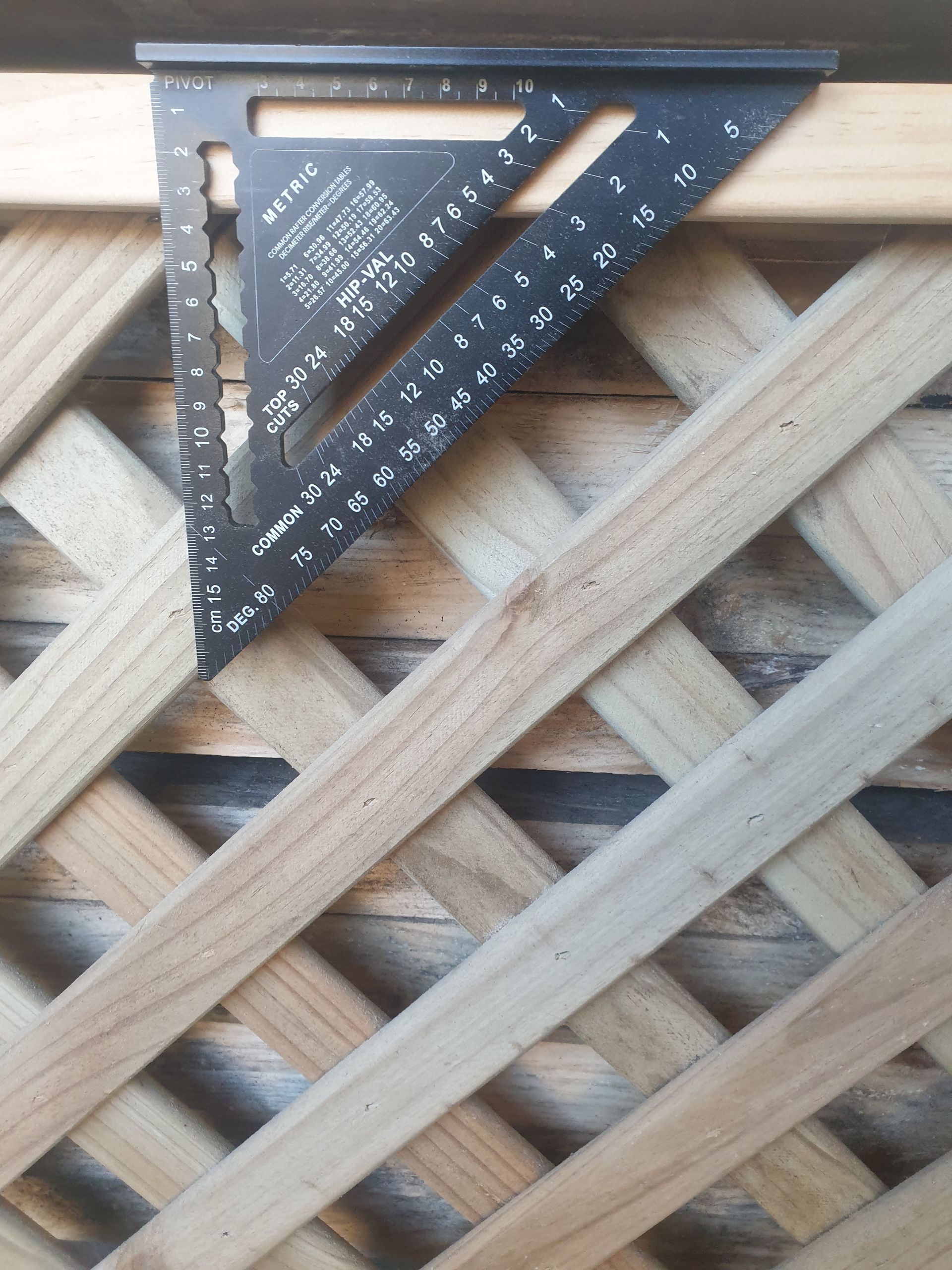 Lattice pannel with square for perspective