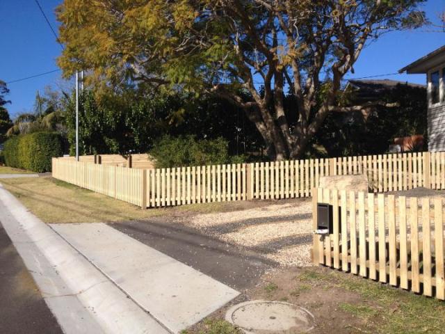 Flat Top Picket Fence
