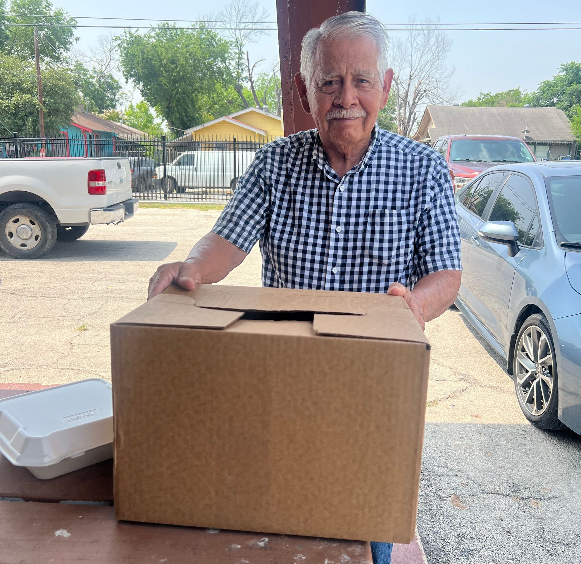 Food Box Senior

