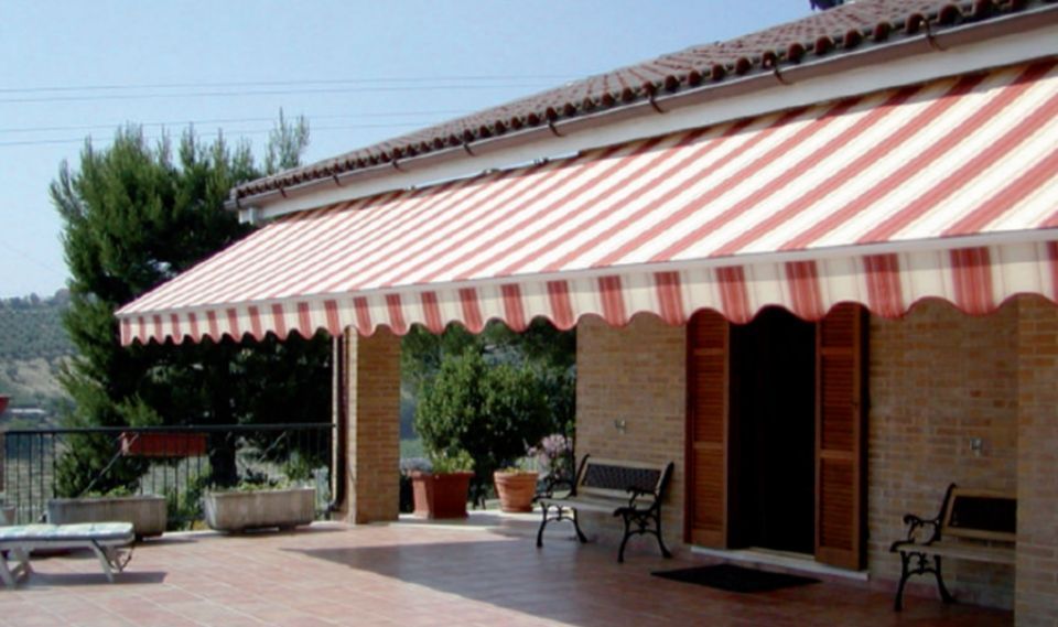 tende a bracci prodotte dalla fabbrica di tende da sole a Roma