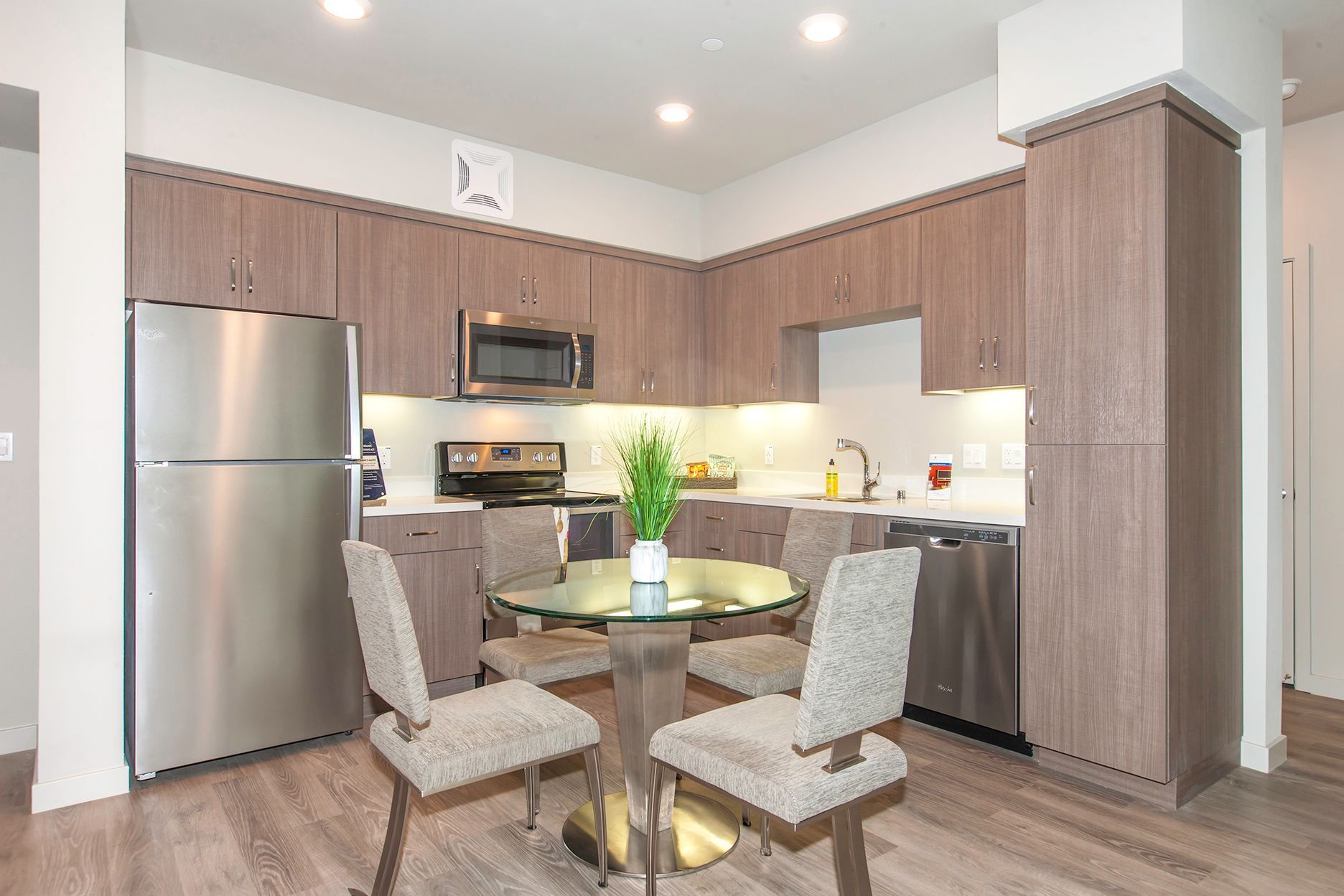 idora apartments dining room 2