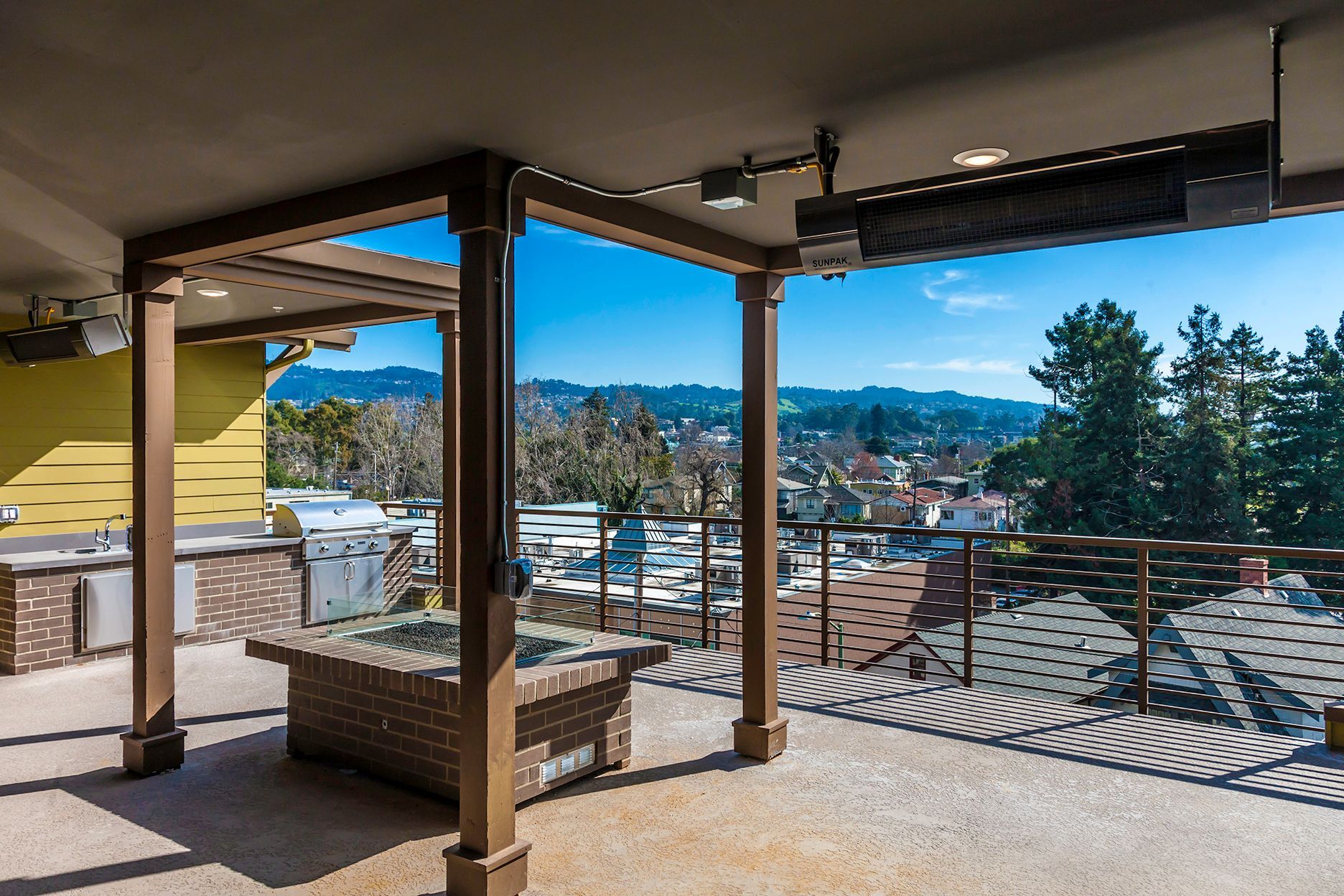 rooftop deck with grill 3