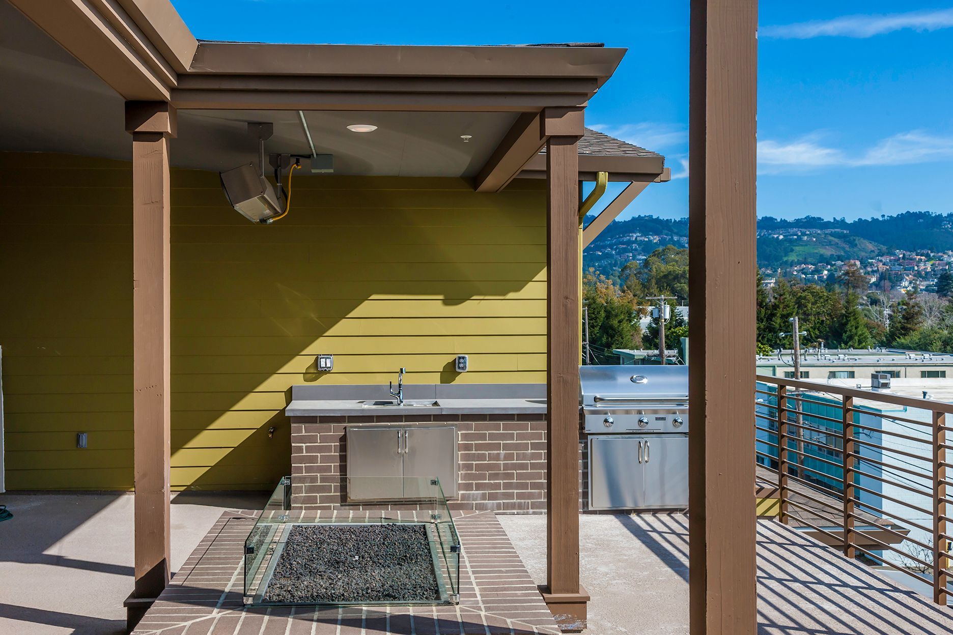 rooftop deck with grill 2