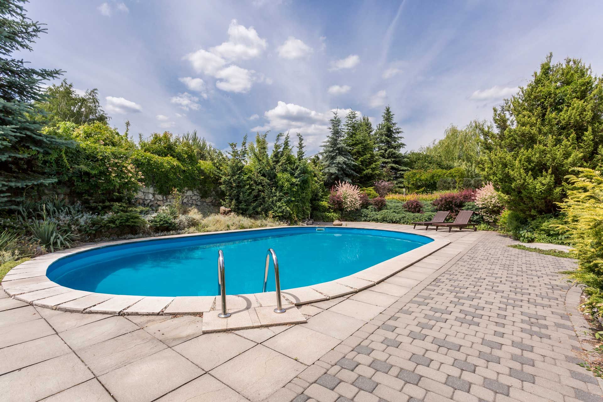 Large Oval Swimming Pool — St. Louis, MO — Aqua Ridge Pool Finishing
