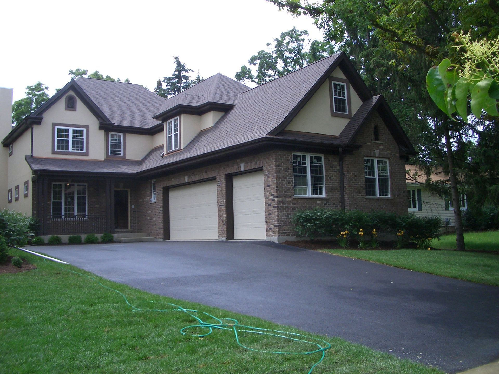 A house with the number 101 on the side of it