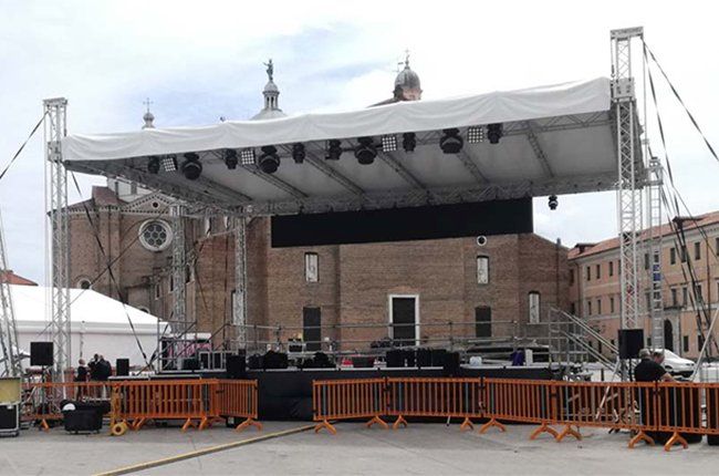 ATTREZZATURE PER MANIFESTAZIONI ED EVENTI