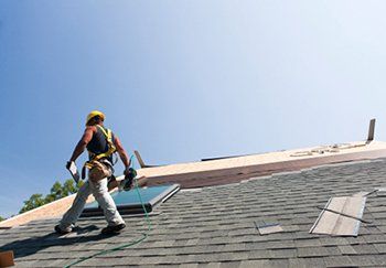 Roofer Installing - Roof Repairs in Crestview, FL