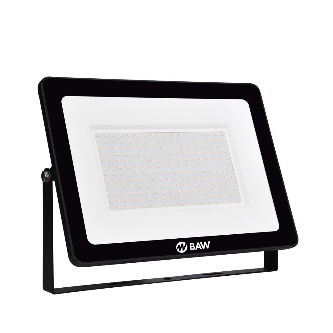 Foco LED rectangular negro con panel de luz blanca y soporte de montaje ajustable.