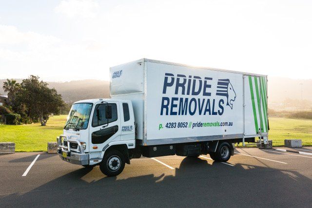 Service Truck — Corrimal, NSW — Pride Removals