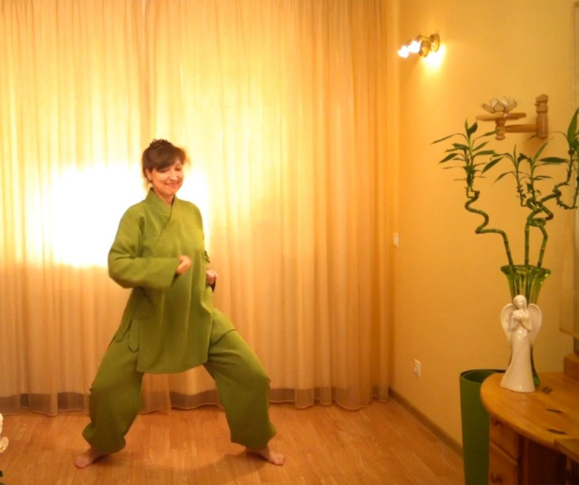 Ciguns ar Daigu Online, Cigun, Taidzi, Qigong, Tai Chi, Taichi, Цигун,  Тайцзи, vingrošanas nodarbības tiešsaistē, cigun abonementi, Daiga Slahota, Daiga Šļahota, cigun kursi, individuālas cigun nodarbības, vingro vesels, veselība, labsajūta, Taidzi nodarbības Rīgā,  Taidzi kursi Rīgā, Taidzi apmācība,  Taidzi instruktori, taidzi speciālisti, taichi nodarbības,