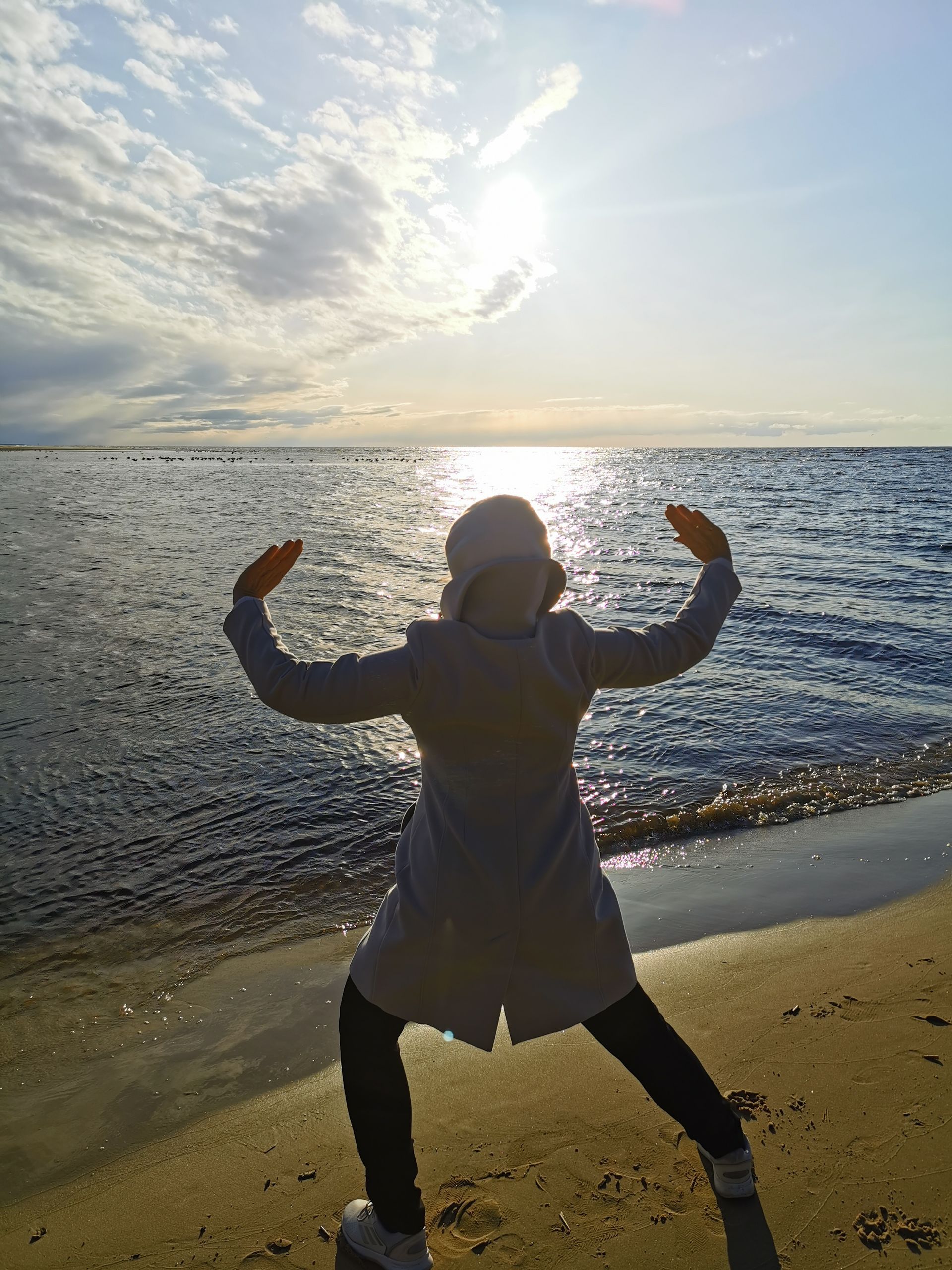 taidzi, taichi, taiji, harmonija, līdzsvars, miers, saulriets, ciguns ar daigu, emocionālā veselība, taidzi nodarbības Rīgā, Daugavgrīva, pie jūras, vingrošanas nodarbības pie jūras, Daiga Šļahota,  Daiga Slahota, ciguns ar Daigu