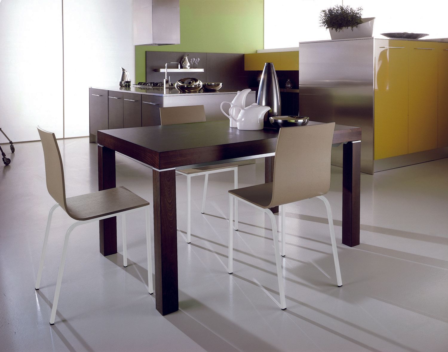 tavoli e sedie soluzione arredo