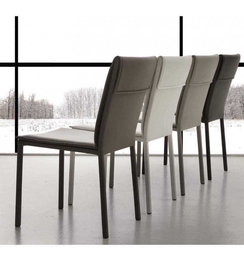 tavoli e sedie soluzione arredo