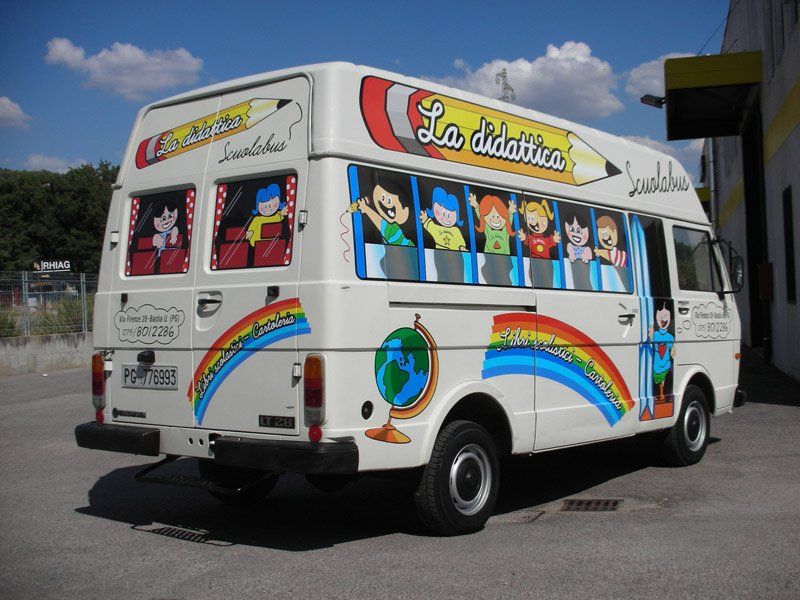 Stampe pubblicitarie su furgoncino